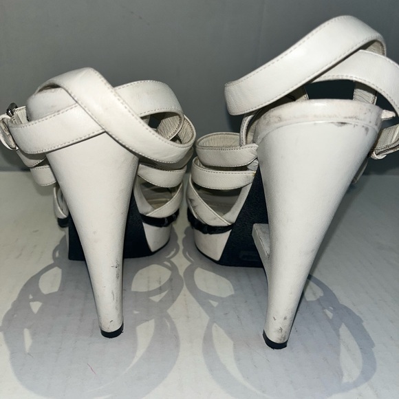 Yves Saint Laurent Gladiators - Picture 3 of 8